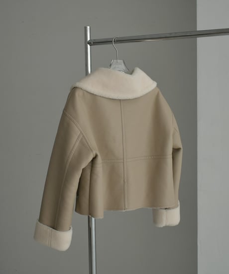 outer-02075　ビックカラー フェイクムートン ジャケット　グレージュ　ベージュ　ブラック