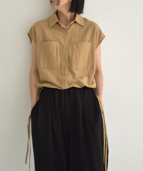 tops-02548　ドロストデザイン フレンチスリーブ シャツ　ホワイト　ベージュ　ブラック