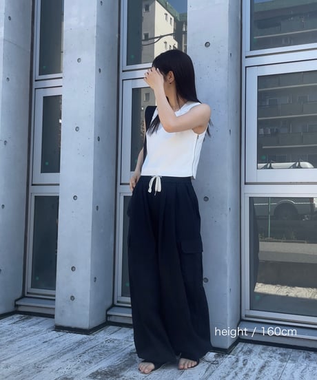 nh-tops-02465　スクエアネックノースリーブ トップス　ホワイト　ブラック