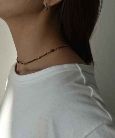 mb-necklace2-02047　ランダムビーズ ショートネックレス　ホワイト　パープル　グリーン　モカ　ブラウン　ブラック