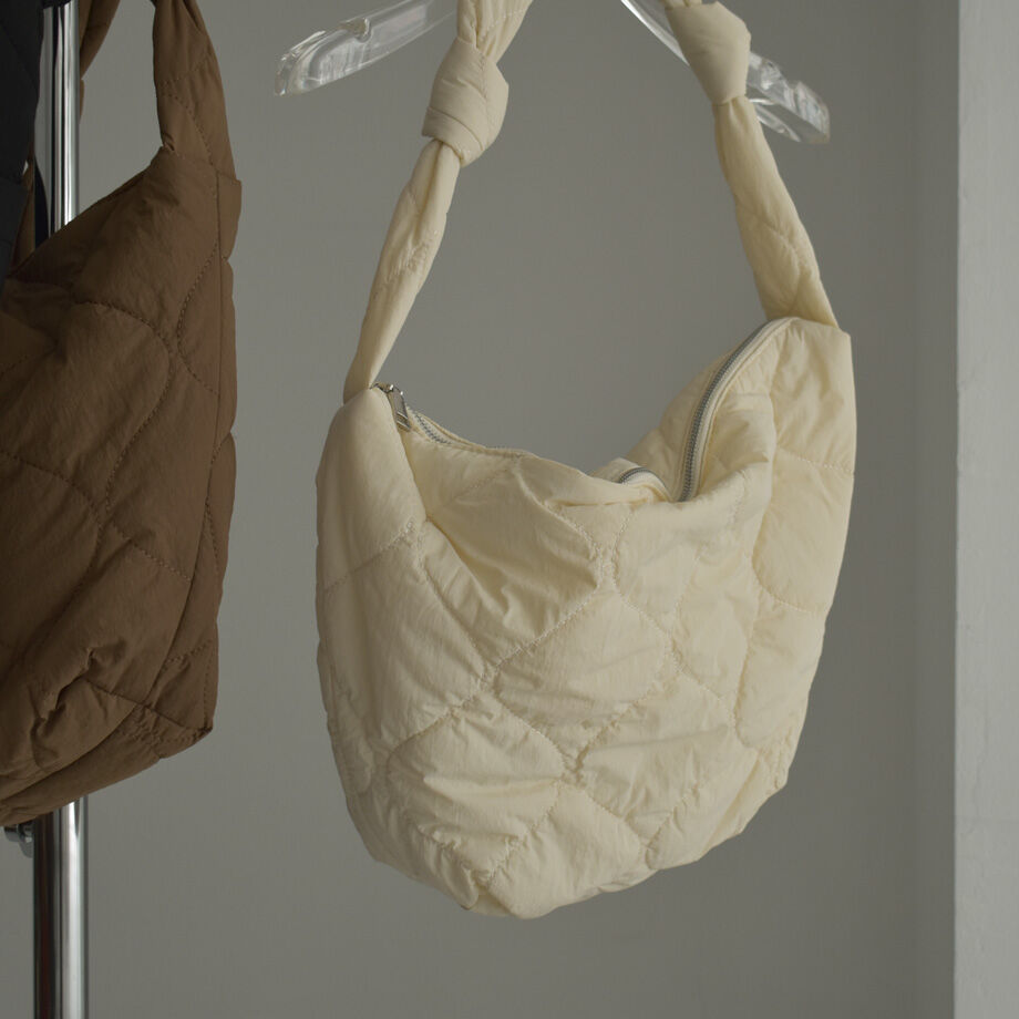 2PMジュノ　キルティングショルダーバッグ nh-bag2-02635 キルティング ショルダーバッグ アイボリー モカ