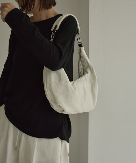 nh-bag2-02638　ステッチ ナイロン ショルダーバッグ　ホワイト　ブラック　グレー