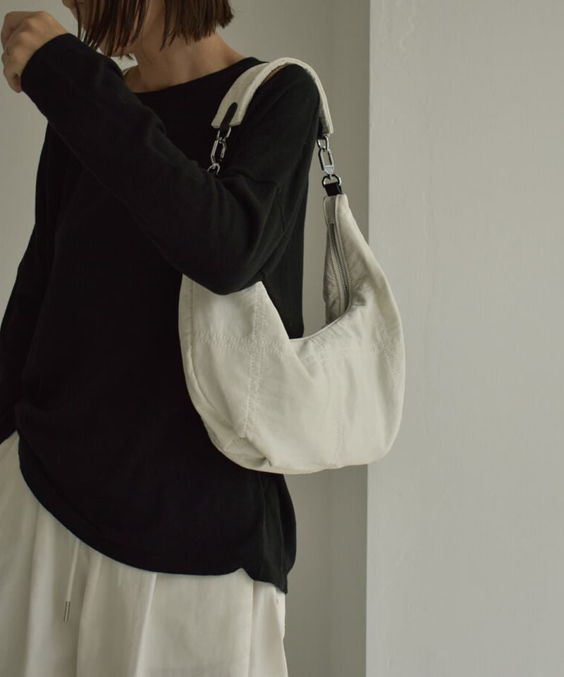 ブラックナイロンショルダーバッグ nh-bag2-02638 ステッチ ナイロン ショルダーバッグ ホワイト