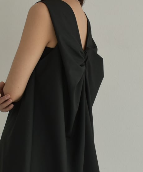 tops-02480　バックツイストノースリーブ　ホワイト　ブラック