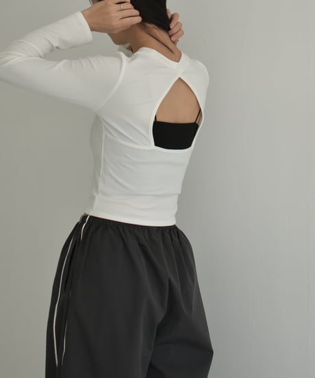 nh-tops-02463　バックオープン フィット トップス　ホワイト　アイボリー　チャコール　ブラック