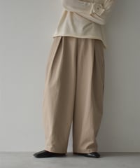 bottoms-02313　タック ワイド コクーン パンツ　オフホワイト　ベージュ　ブラック