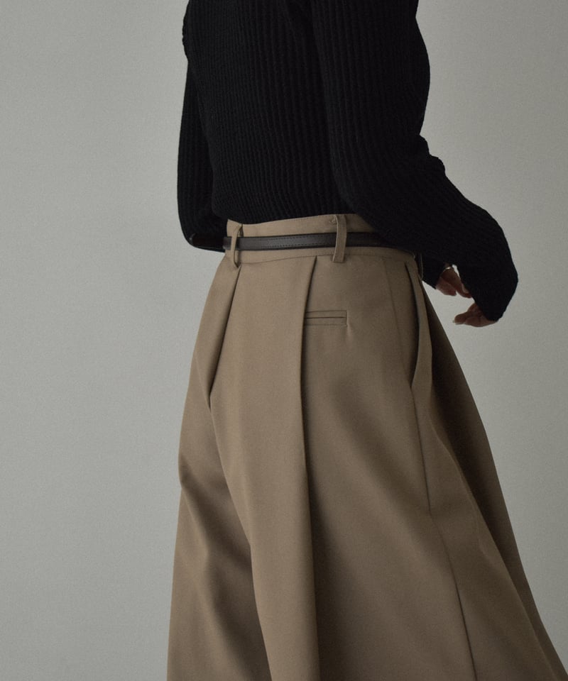 新品未使用ELLIE ベージュ コクーンパンツ M 新品タグ付】ELLIE コクーンパンツ ベージュMサイズ コクーンパンツ