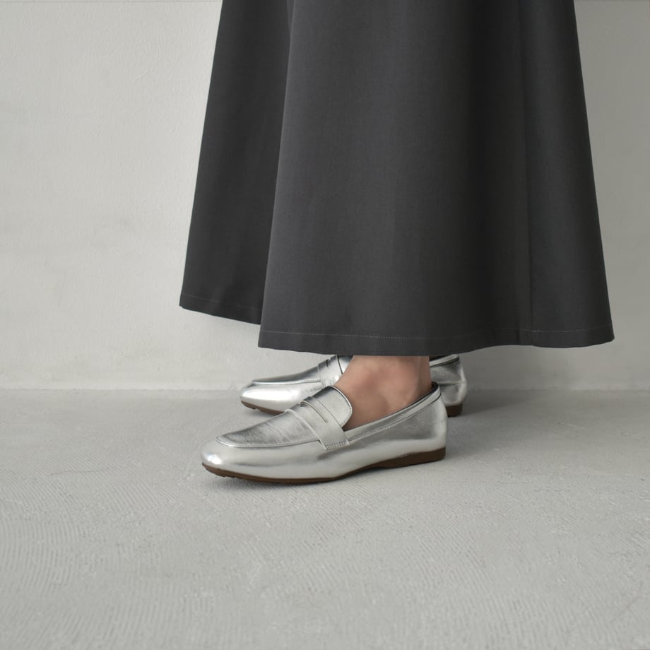 shoes-02173 クッション仕様 コインローファー シルバー | L