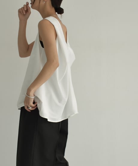 tops-02480　バックツイストノースリーブ　ホワイト　ブラック
