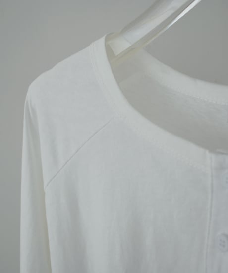 tops-02601　ヘンリーネック ロングTシャツ　ホワイト