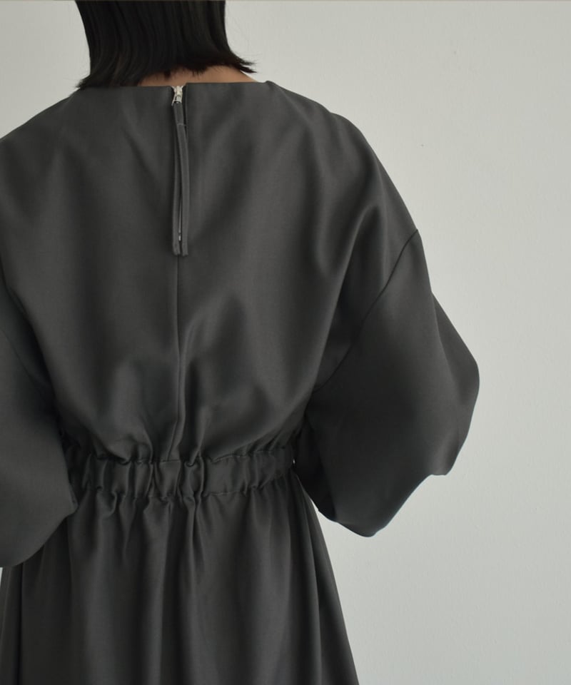 新品！JUSGLITTY ベルト付きワンピース グレー・ブラック ワンピース 商品一覧（レディース） │ JUSGLITTY（ジャスグリッティー