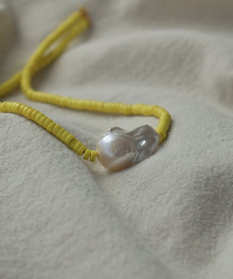 mb-necklace2-02055　淡水パールトップ ビーズネックレス　イエロー
