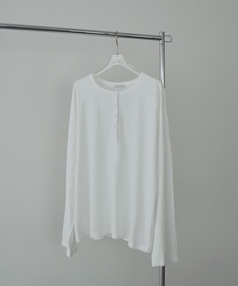 tops-02601 ヘンリーネック ロングTシャツ ホワイト | L a v i s h G