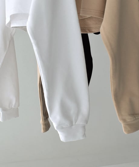 tops-02447　ショートスウェットプルオーバー　ホワイト　ベージュ　チャコール　ブラック