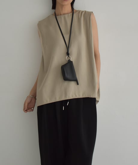 tops-12013　ショルダータック ノースリーブ トップス 《セットアップ可能》　モカベージュ　ブラック
