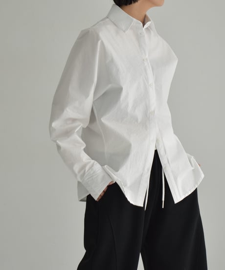 tops-02529　バックボタンデザインシャツ　ホワイト　ベージュ