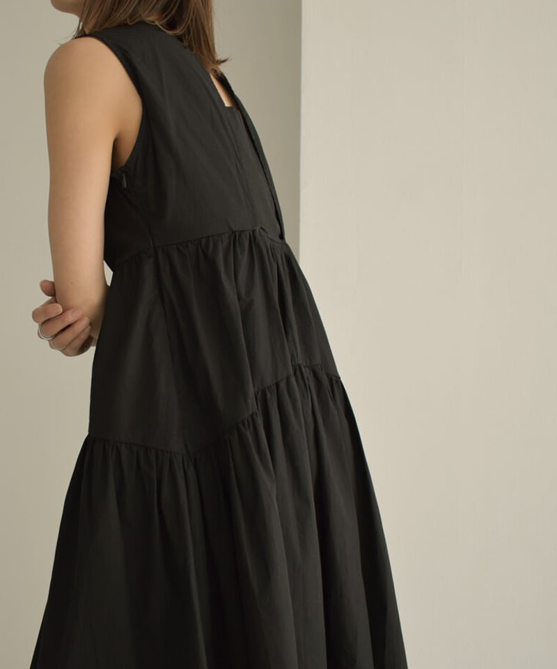＜Self Portrate＞ブラックディアマンテゴールドマキシドレス onepiece-12009 バックデザインギャザーコットンドレス ブラック