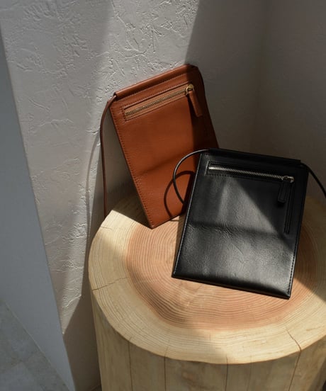leather-09004　牛革　スマホ収納 ＆ お財布機能　ショルダーバッグ　ブラック　ブラウン