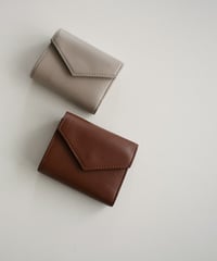 leather-09002　牛革　レターデザイン 財布  グレージュ　ブラウン