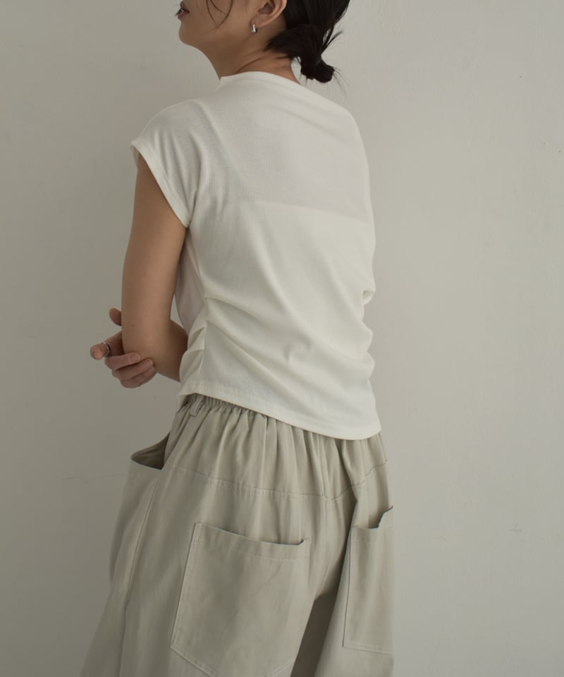 【新品タグ付き】OTO.HA オフショルダー 半袖 トップス ホワイト ☆新品☆タグ付き☆ブラフィールクロップドオフショルダーT
