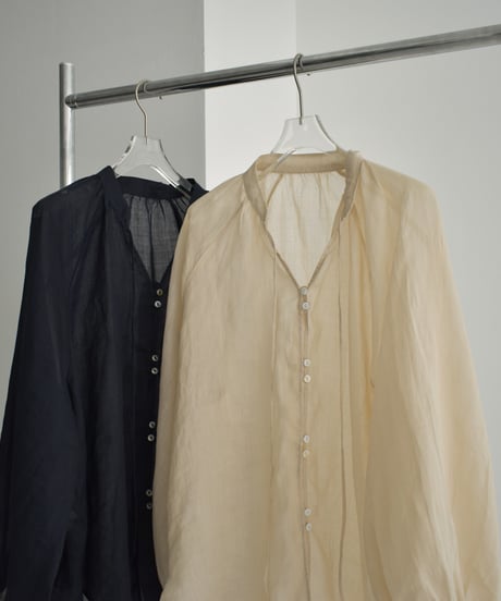 tops-02448　リネン キーネック シアーブラウス　ライトベージュ　ネイビー
