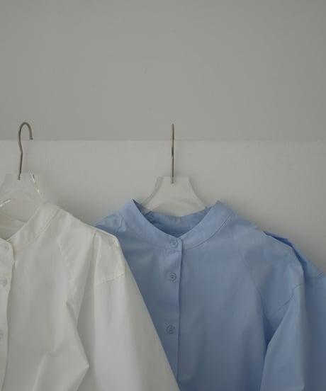tops-12009　タックスリーブ クロップドシャツ　ホワイト　ライトブルー