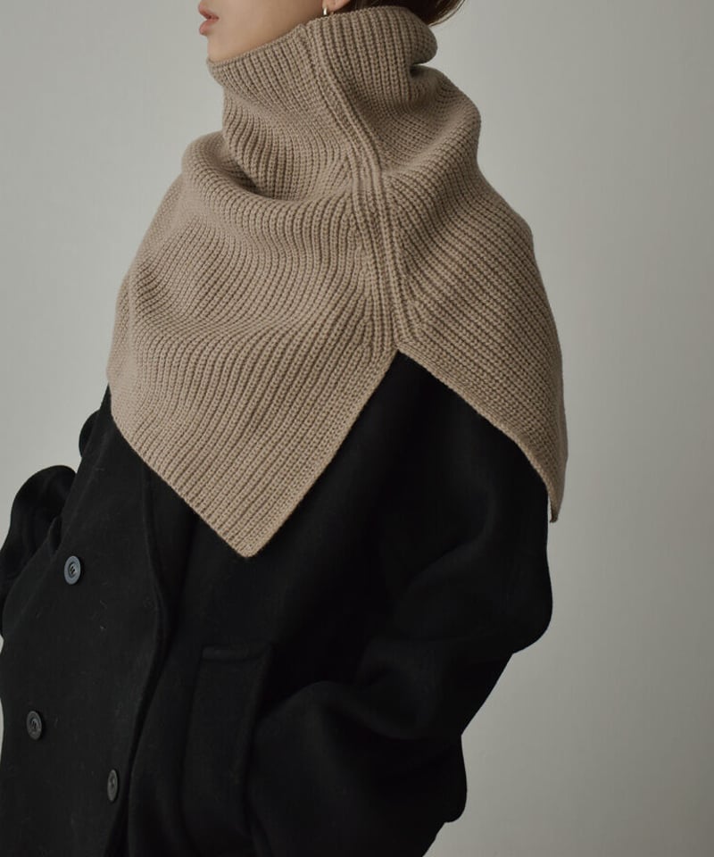 ケープ タートル ニット フェンディ 思い出深く 