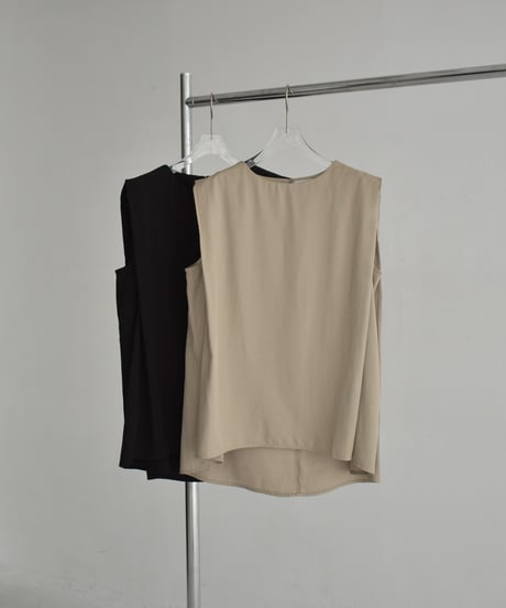 tops-12013　ショルダータック ノースリーブ トップス 《セットアップ可能》　モカベージュ　ブラック