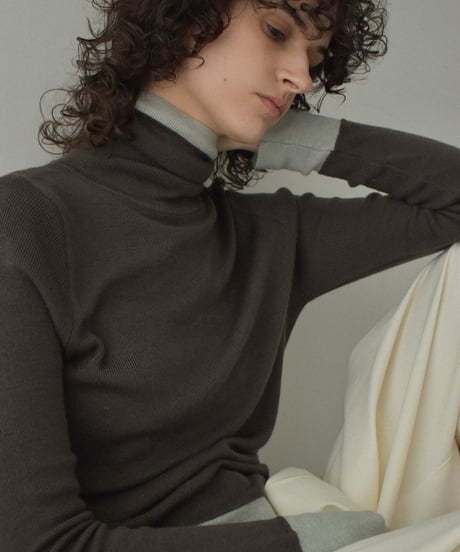 nh-knit-02366　バイカラー タートル ニット　ベージュ　ブラウン　チャコール