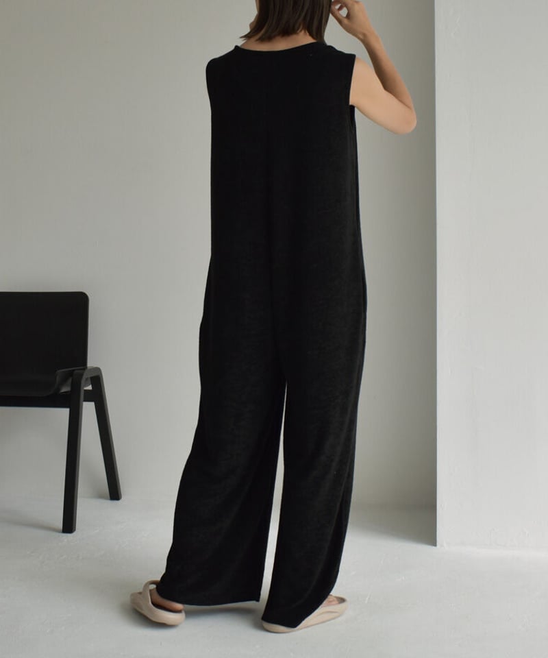 OHGA ブラック Vネック オールインワン OUTDOOR PRODUCTS Usual Things｜VネックL/Sオールインワン