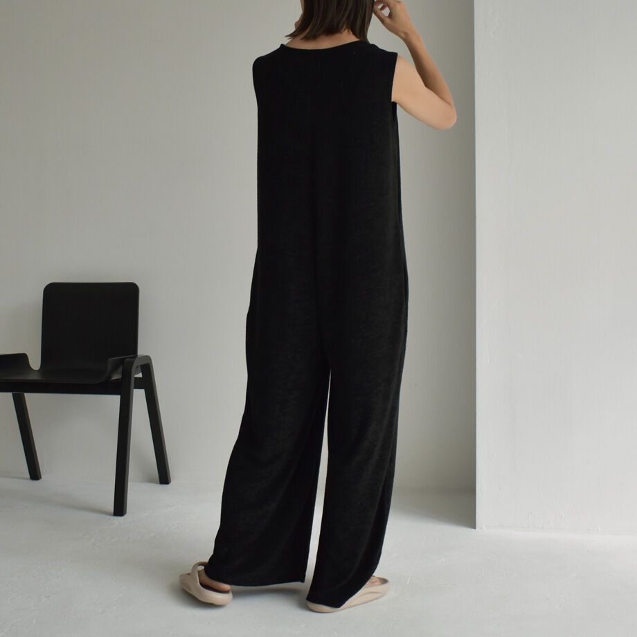 めえこ様EMOELLE Vネックオールインワン ブラック 36 新品 めえこ様