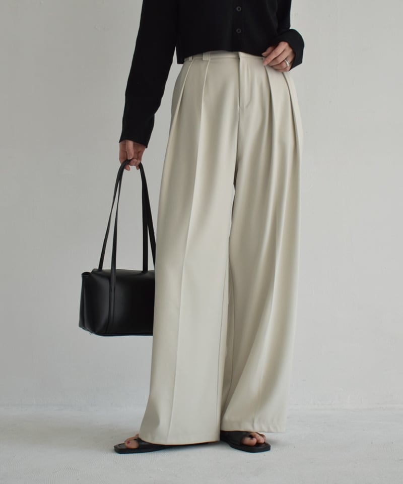 bottoms-02267 タックワイドパンツ エクリュ ブラック | L a v i s h