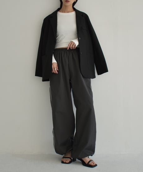 nh-tops-02463　バックオープン フィット トップス　ホワイト　アイボリー　チャコール　ブラック
