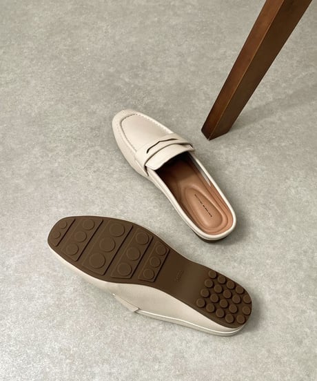 shoes-02150　クッション仕様　ローファーサンダル　エクリュ　ブラック