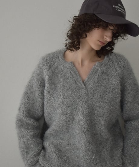 knit-02354  キーネック ボア ニット　オフホワイト　グレー　ダークグレー