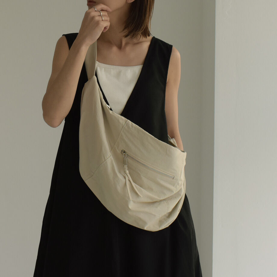 mb-bag2-02628 撥水 フロントジップ ナイロンビッグショルダー mb-bag2-02628 撥水 フロントジップ ナイロンビッグショルダー