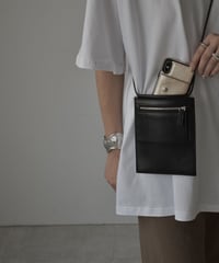 leather-09004　牛革　スマホ収納 ＆ お財布機能　ショルダーバッグ　ブラック　ブラウン