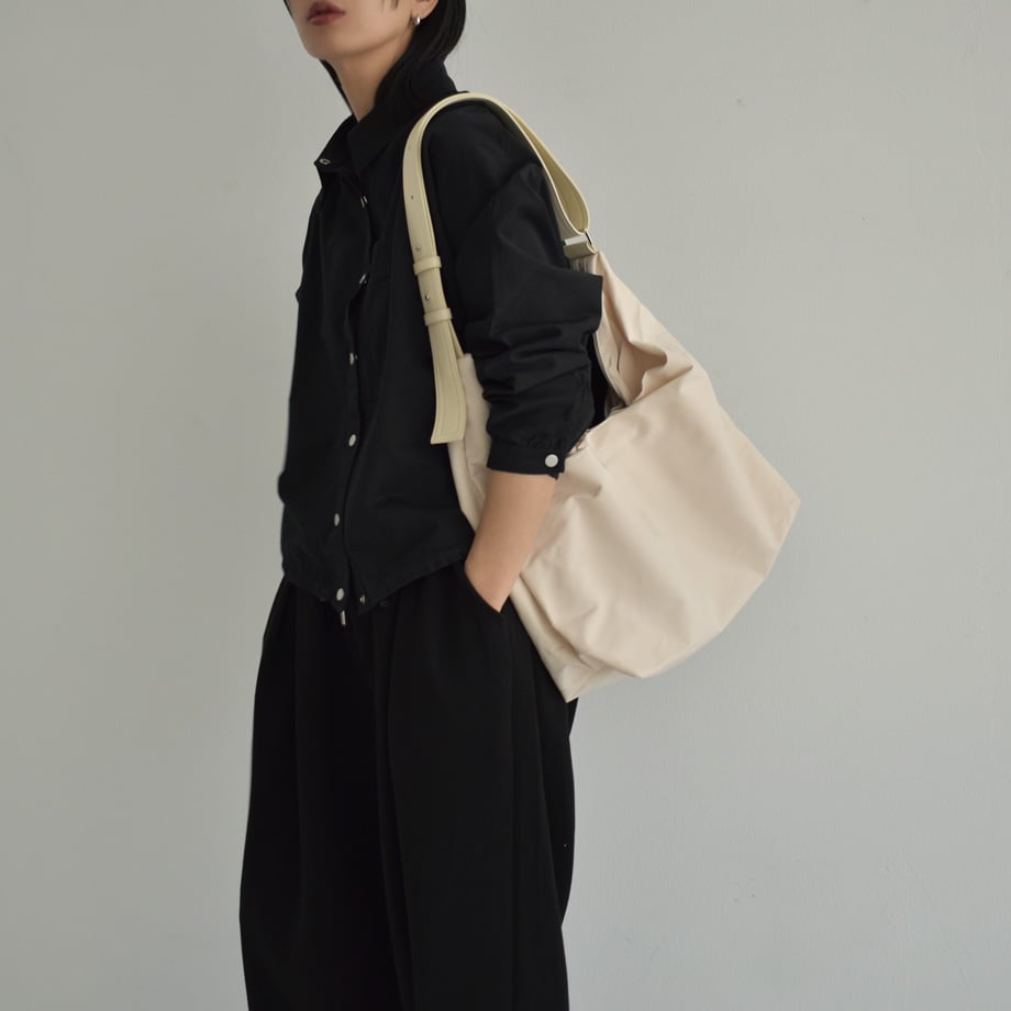 bag2-02648 タックデザイン 撥水 ナイロン ビッグトートバッグ