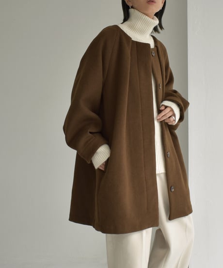 coat-13010　タックノーカラー ウール ミディコート　モカ