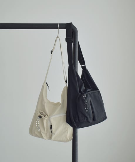 nh-bag2-02676　撥水 ナイロン ショルダーバッグ　エクリュ　ブラック