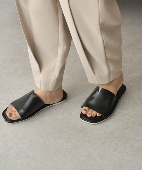 shoes-02147　フラットサンダル　モカベージュ　ブラック