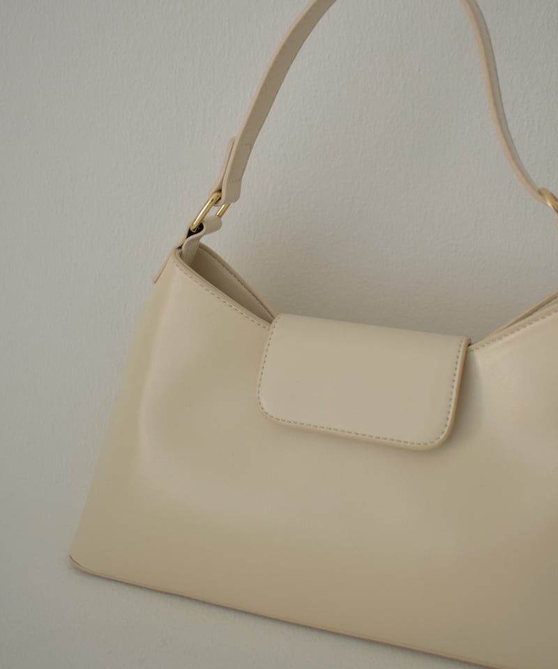 bag2-02672 フェイクレザー ハンドバッグ エクリュ ブラック | L a v i