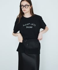 nh-tops-02621　テキスト ロゴ Tシャツ　ホワイト　チャコール　ブラック