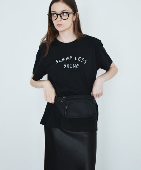 nh-tops-02621　テキスト ロゴ Tシャツ　ホワイト　チャコール　ブラック
