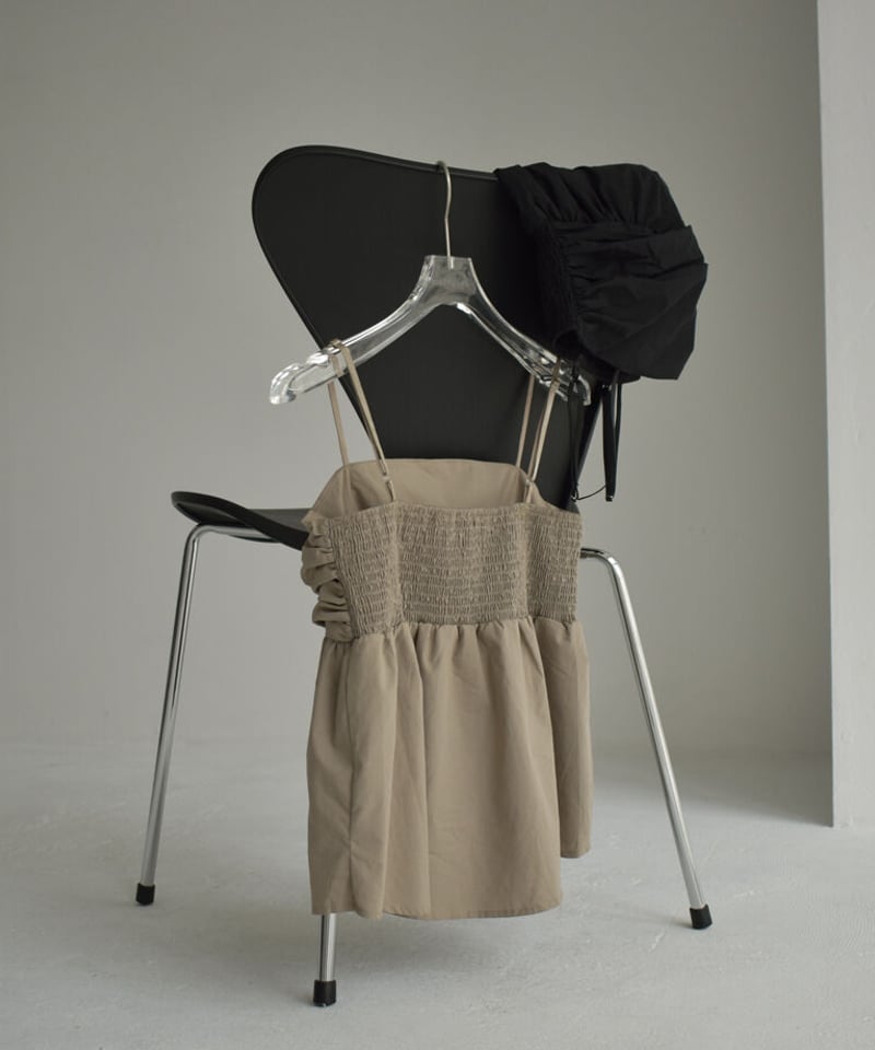 tops-02422 コットンギャザー キャミソール ブラウス カーキ ブラック