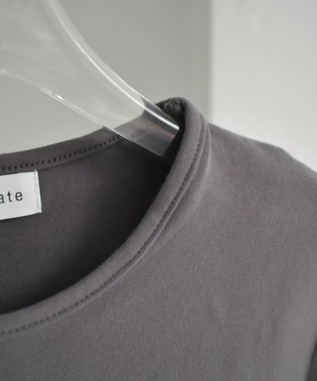 nh-tops-02446　クルーネック コンパクト ロングTシャツ　チャコール　ブラック