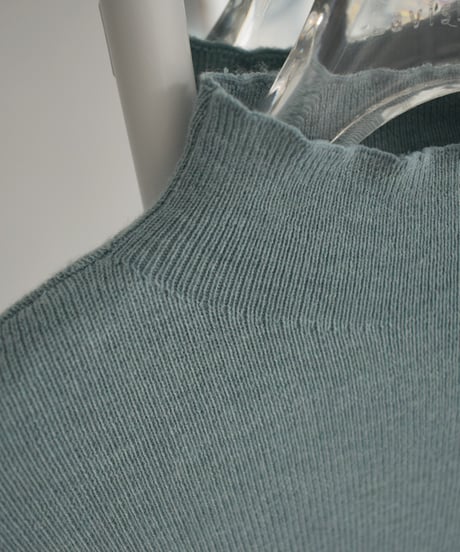 knit-02302　ハイネック ニット トップス　ブルーグレー　ブラウン