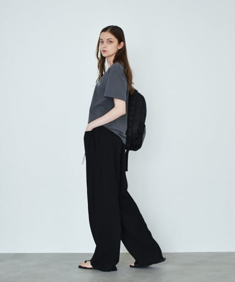 nh-tops-02621　テキスト ロゴ Tシャツ　ホワイト　チャコール　ブラック