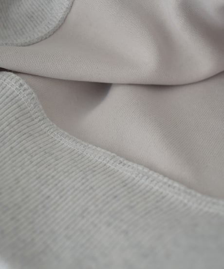 【UNISEX】 tops-02589　"AND WHEN YOU..."  ロゴ プルオーバー　オートミール　ブラック