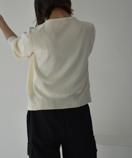 knit-02253　メタルボタン コンパクト カーディガン　エクリュ　グレー　ブラック